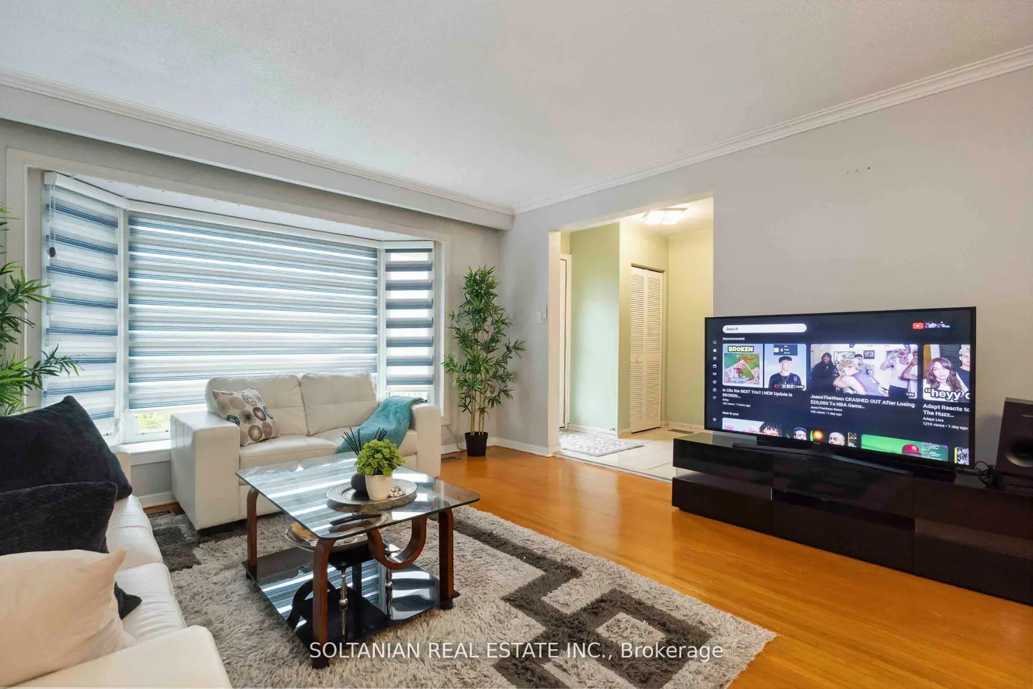 102 Elnathan Crescent photo 5