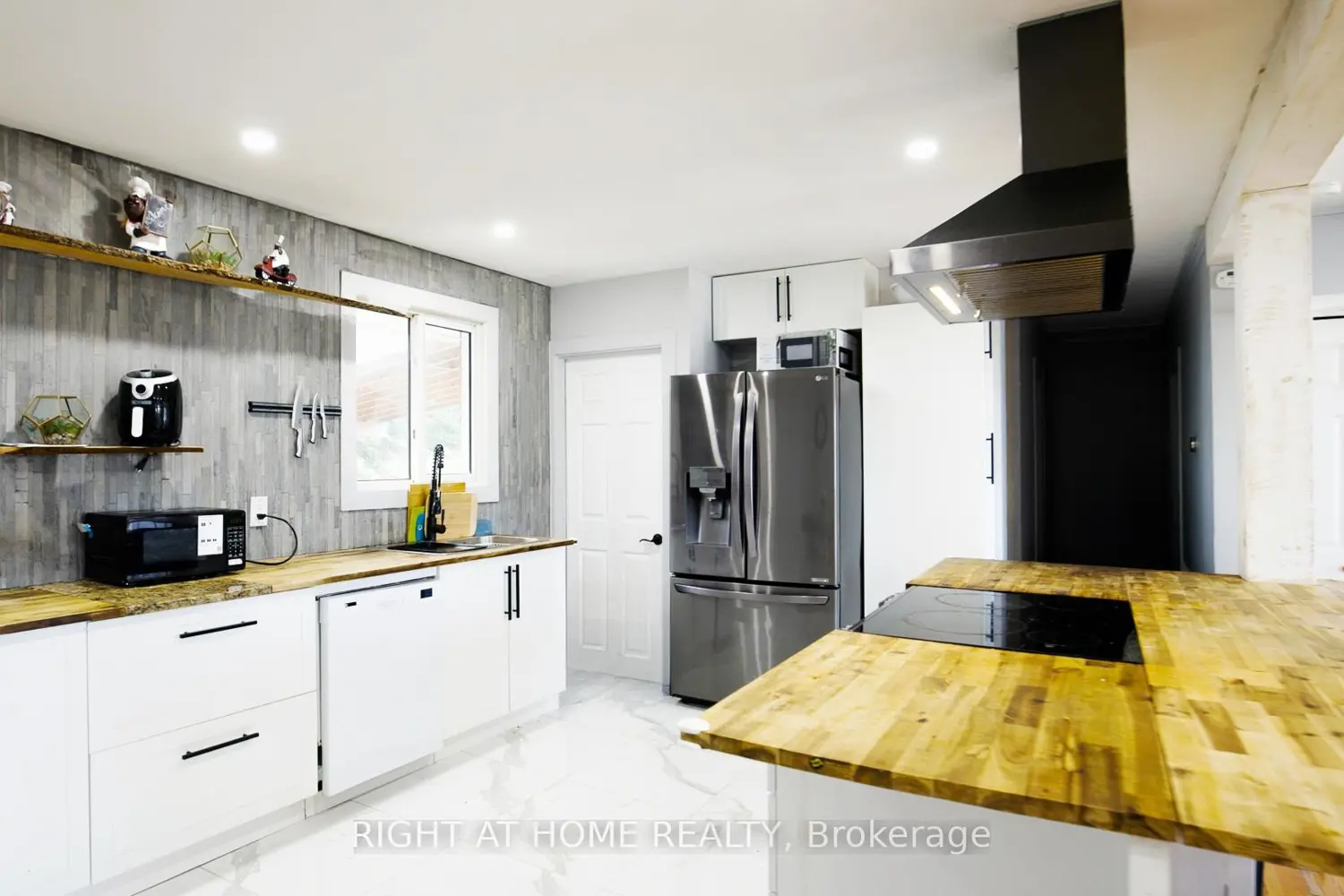 134 David Drive photo 5