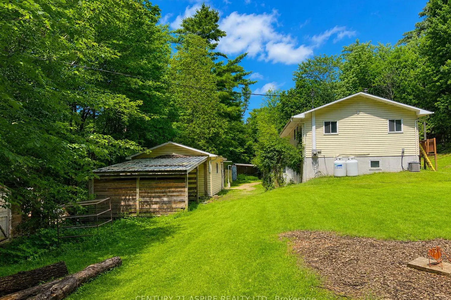 202 Brydges Road photo 4