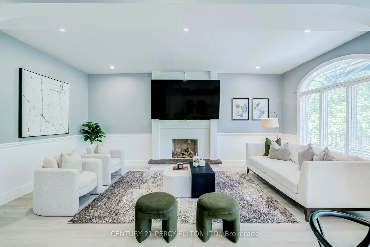 898 Baylawn Drive photo 4