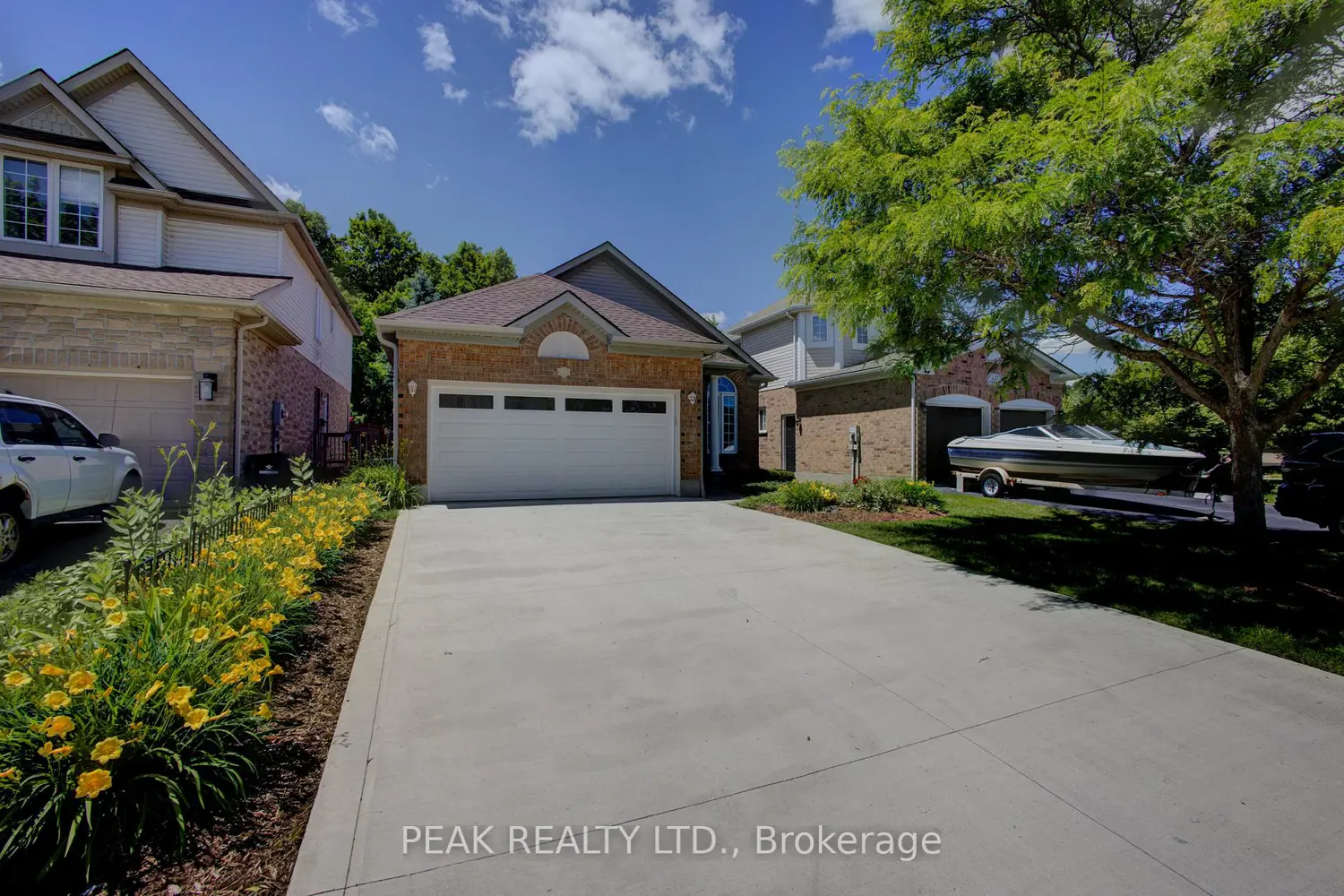 439 Woodrow Drive photo 2