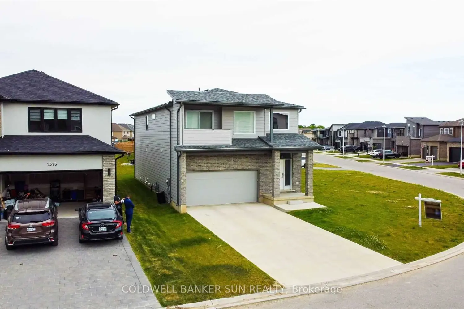 1301 Sandbar Street photo 2