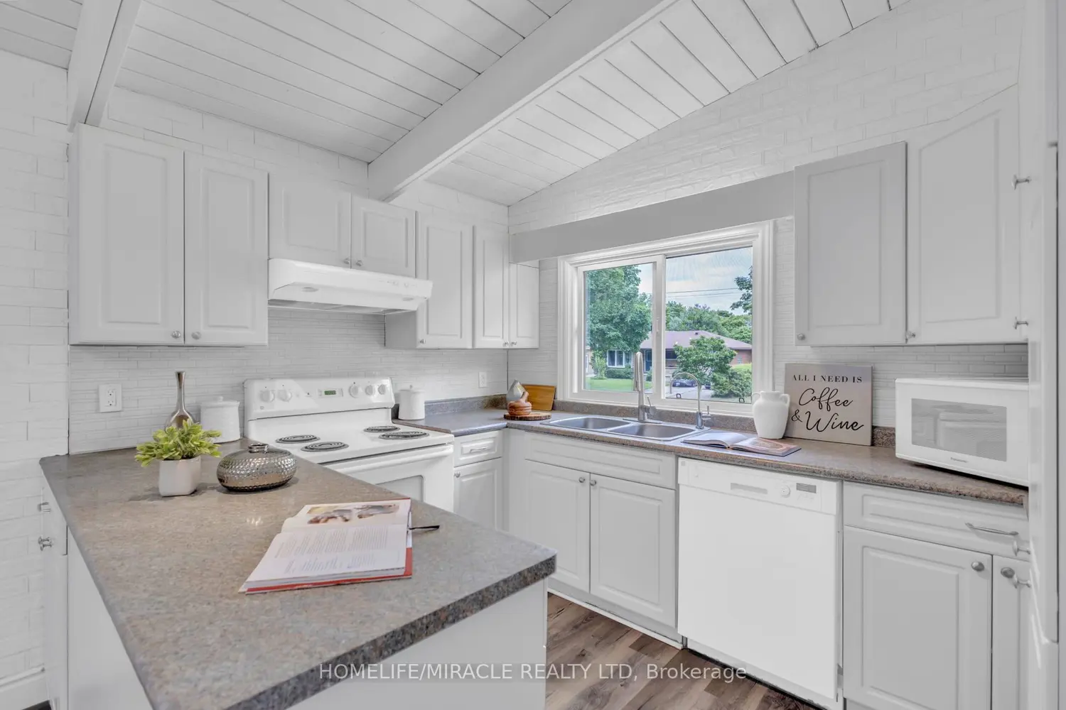 72 Massey Avenue photo 4