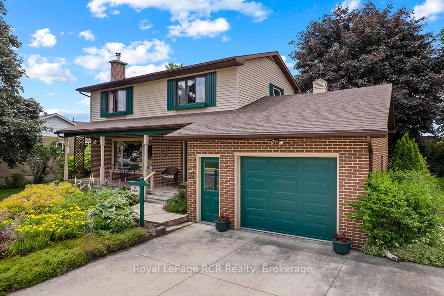56 Herbert Avenue photo 5