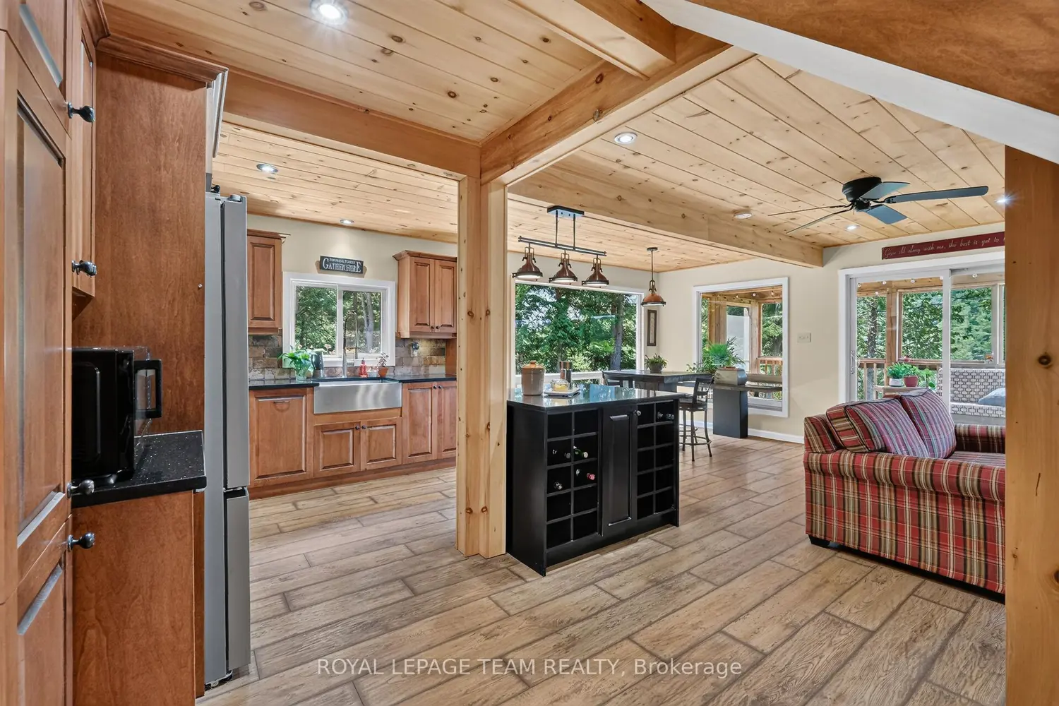 102 A Mcvicar Lane photo 3