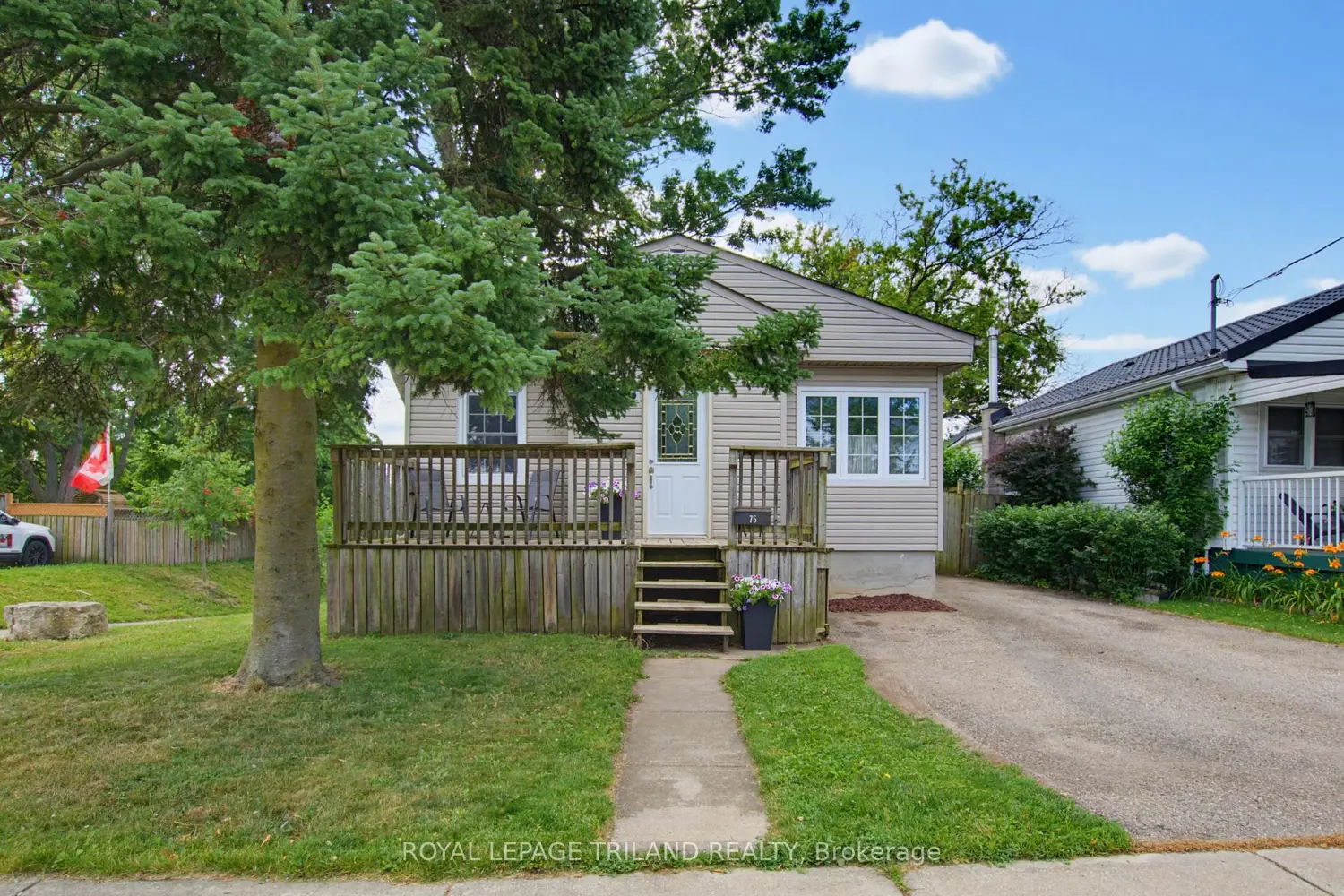 75 Connaught Avenue photo 5