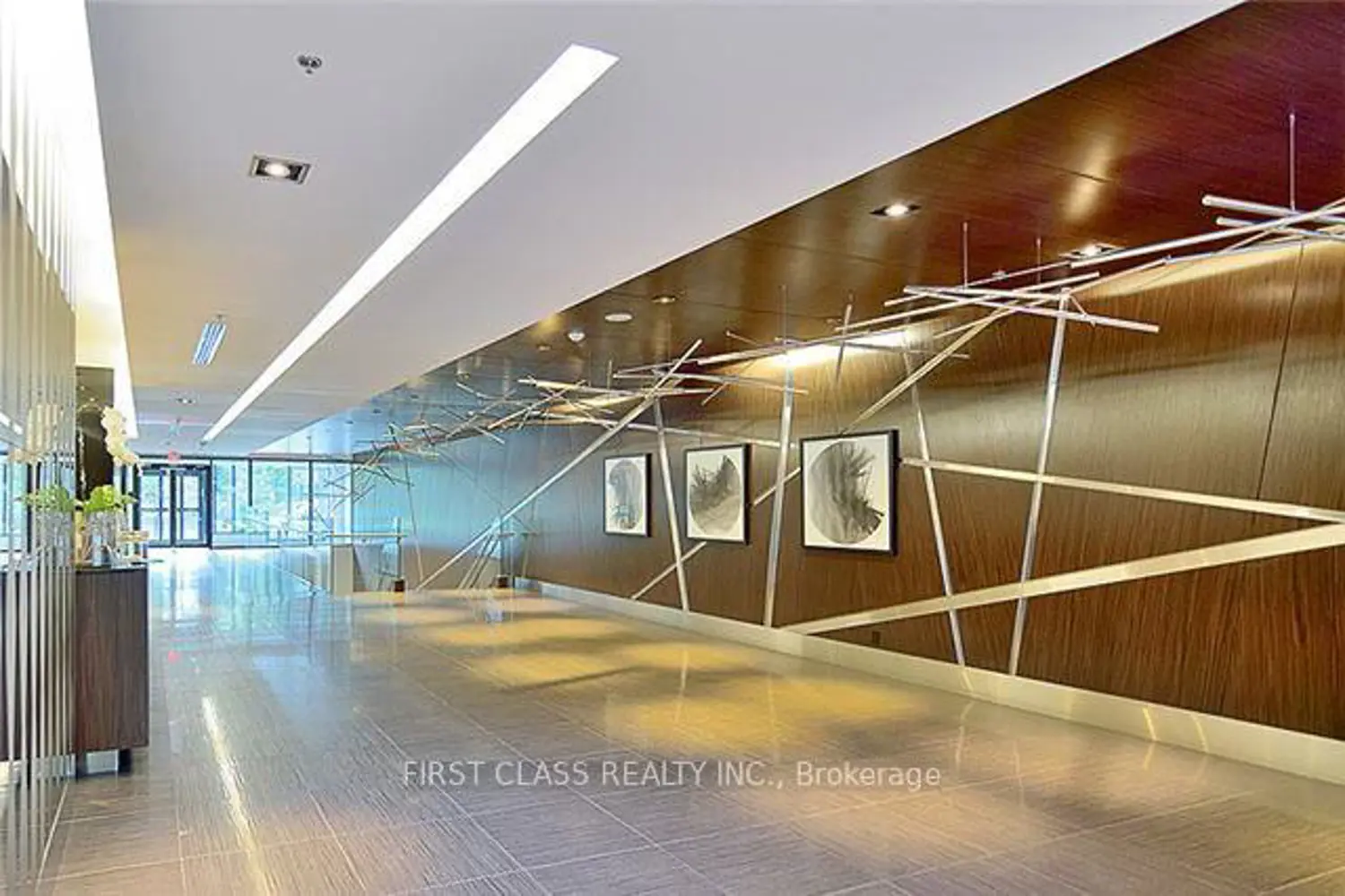 28 Ted Rogers Way 2502 photo 5