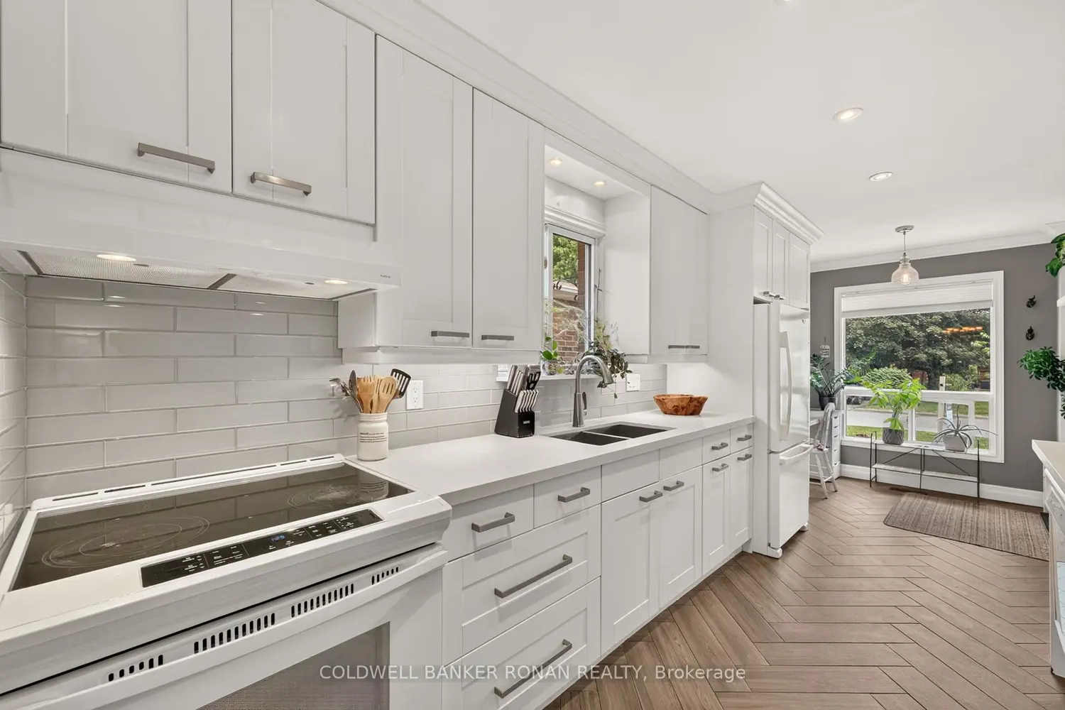 92 Daniele Avenue photo 2