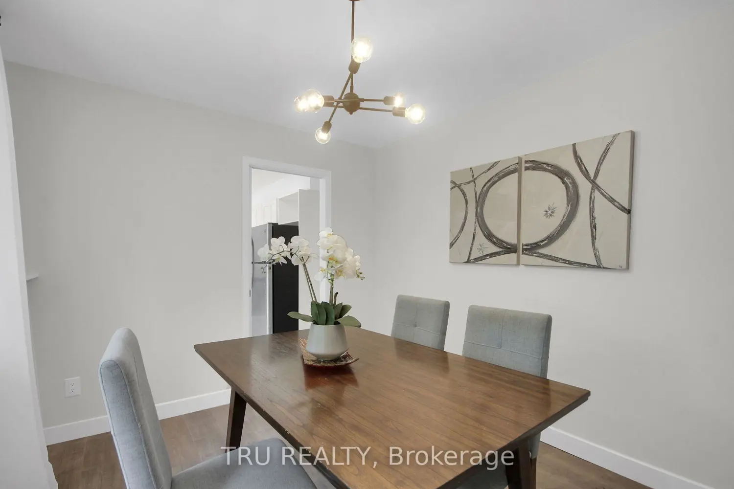 26 Langholm Crescent photo 3