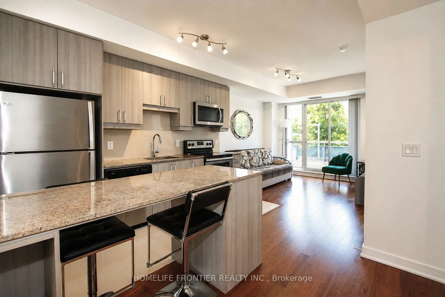 9191 Yonge Street 218