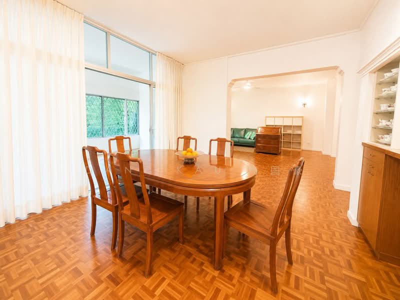 1 Ridgewood Close photo 4