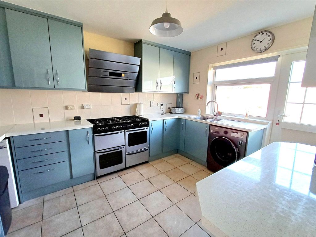 5 bed detached house for saleStonechat Close, Nottage, Porthcawl CF36 photo 5