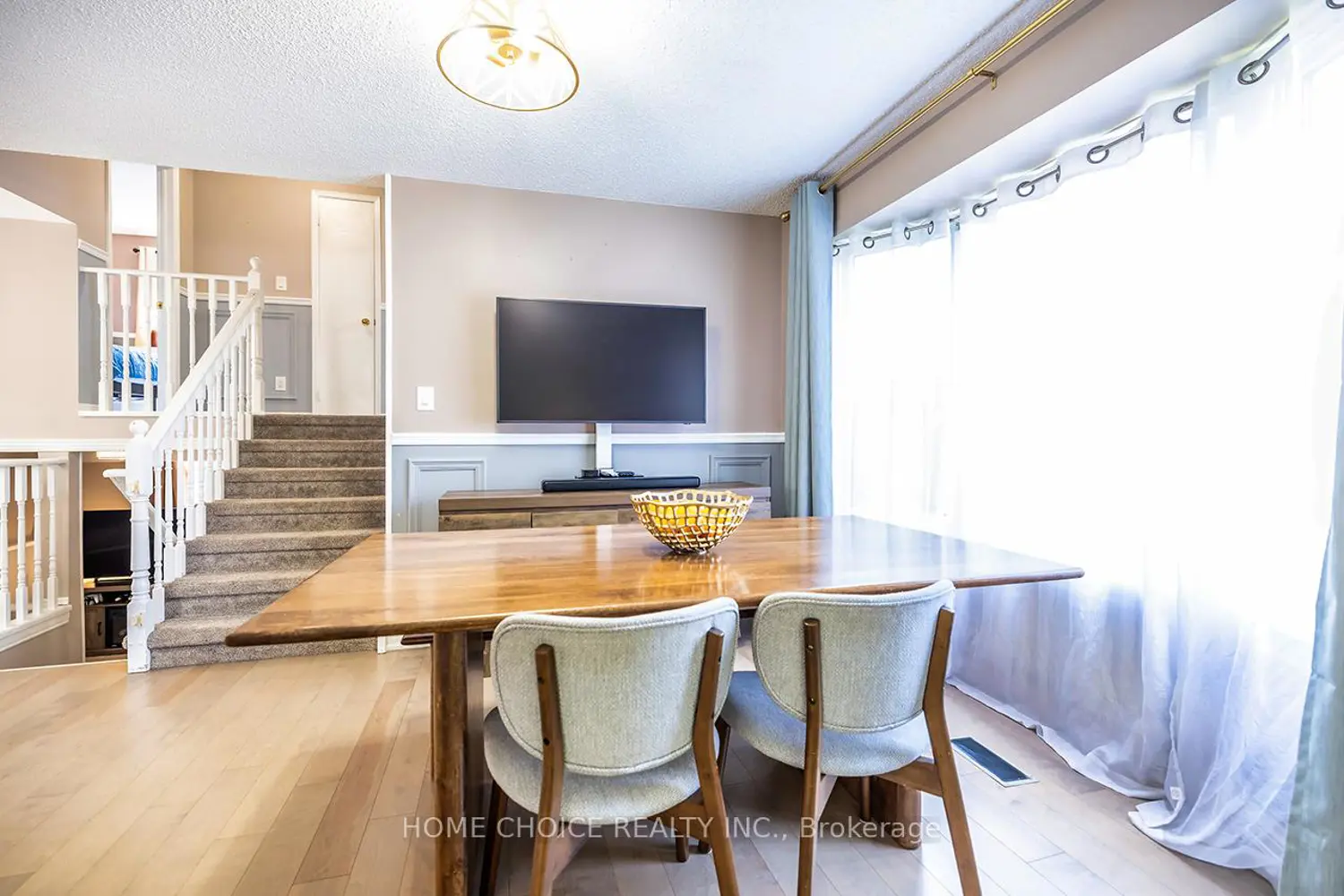 34 Goldpine Avenue photo 4