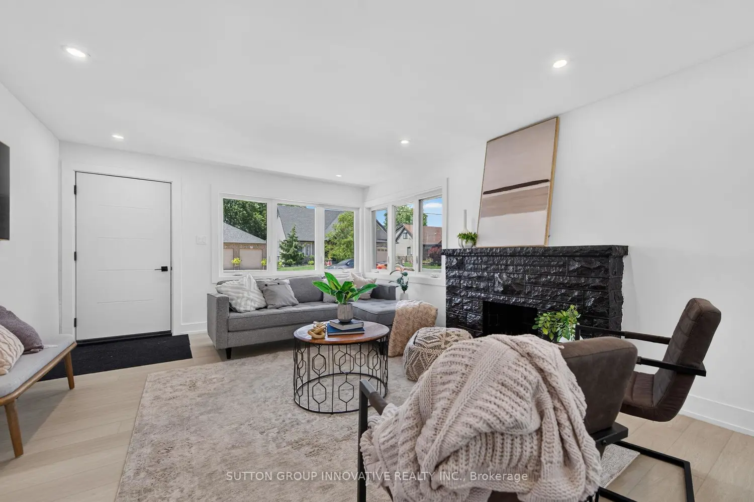 124 Corman Avenue photo 5