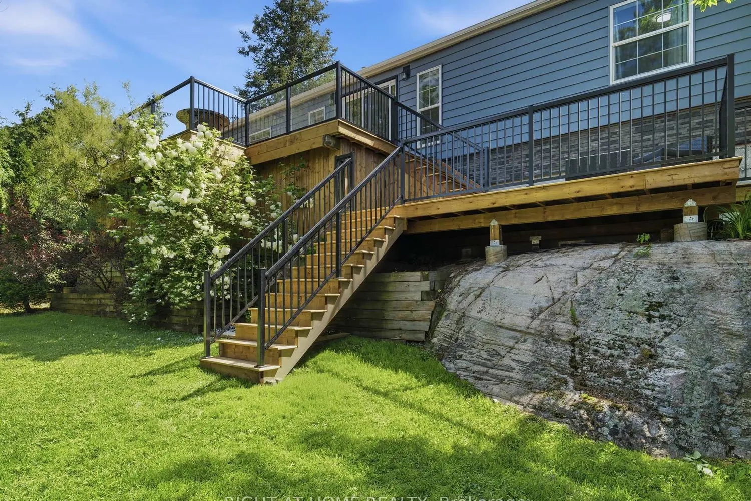 8168 Laidlaw Avenue photo 5