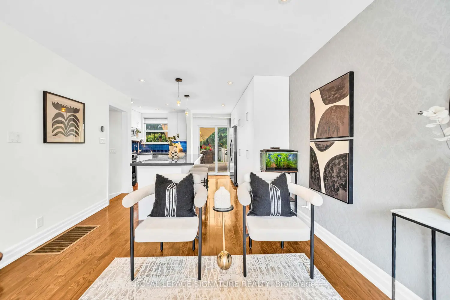 132 Glenvale Boulevard photo 4
