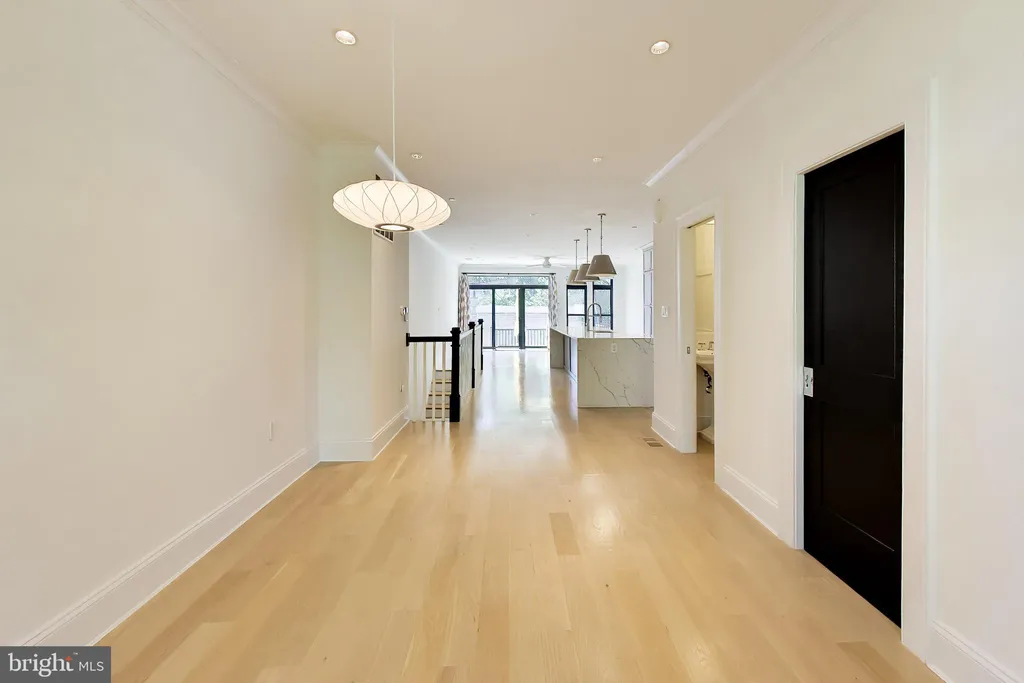 715 K Street NE Unit 1, Washington, DC 20002 photo 2