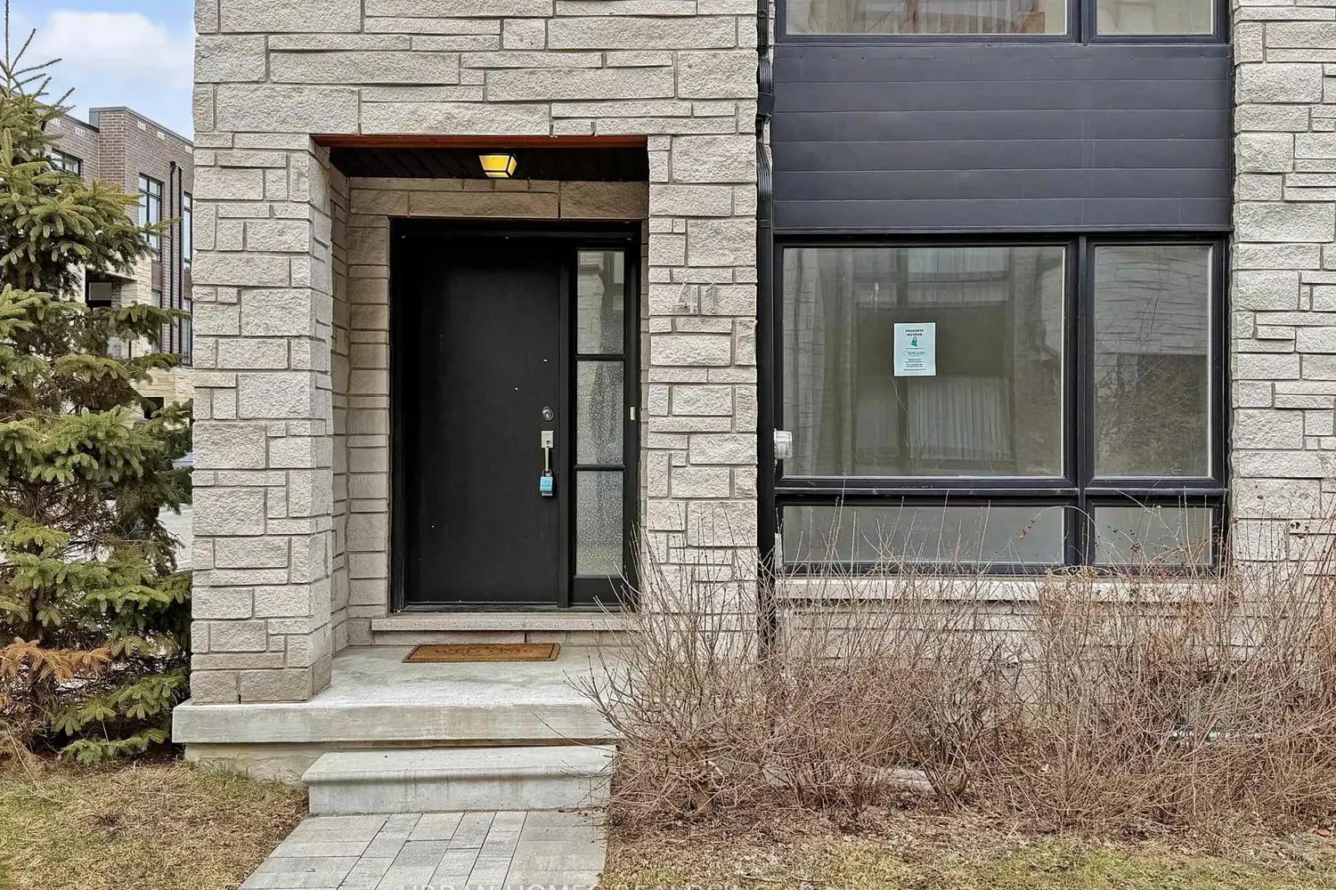 41 Gerussi Street photo 2