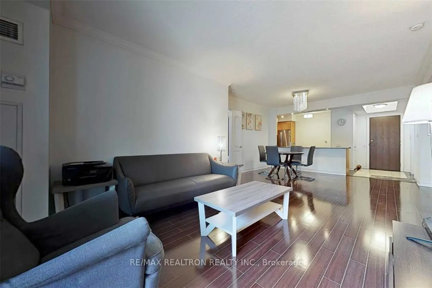 18 William Carson Crescent 211 photo 5