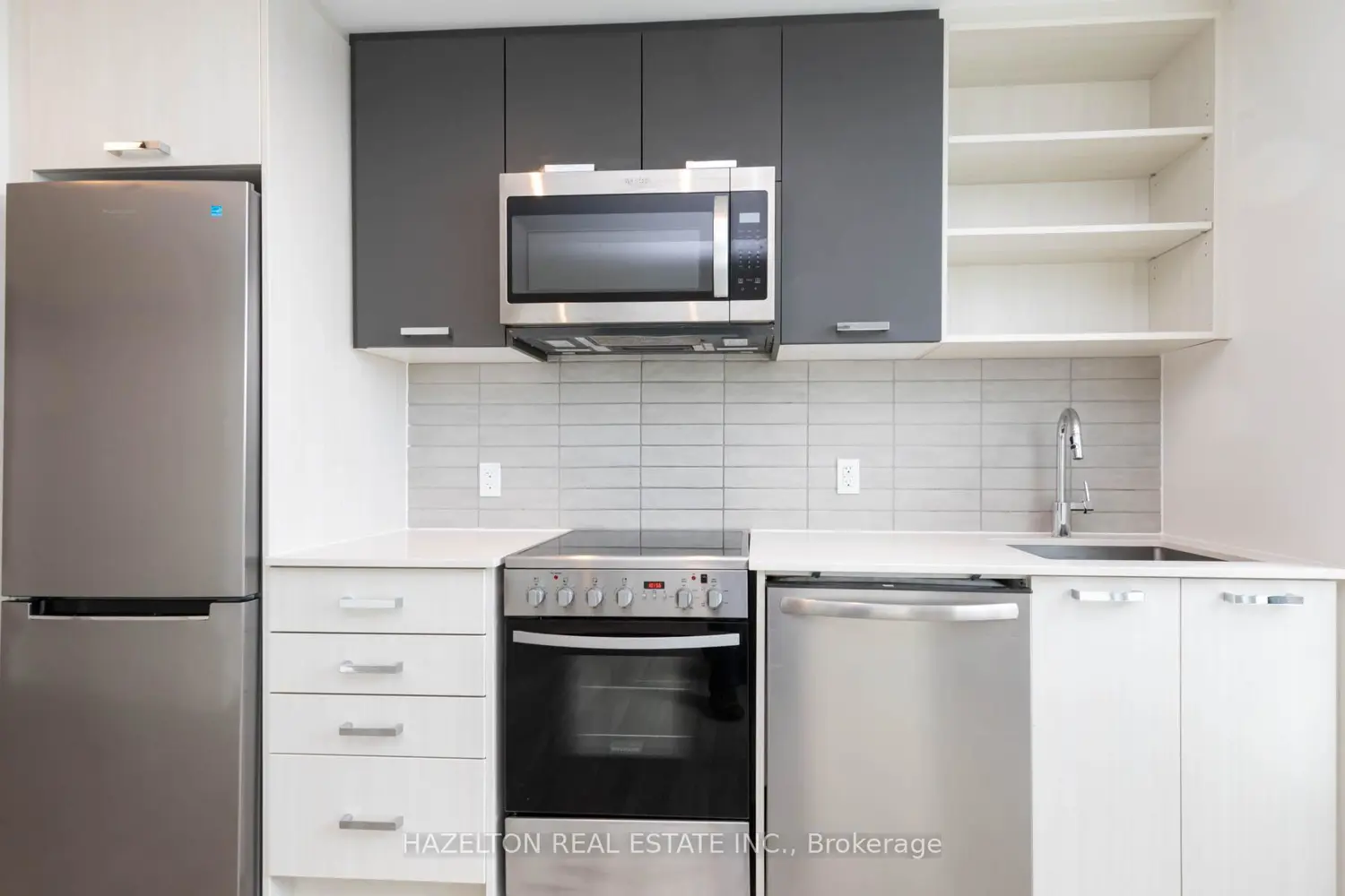 2300 St Clair Avenue 905 photo 4
