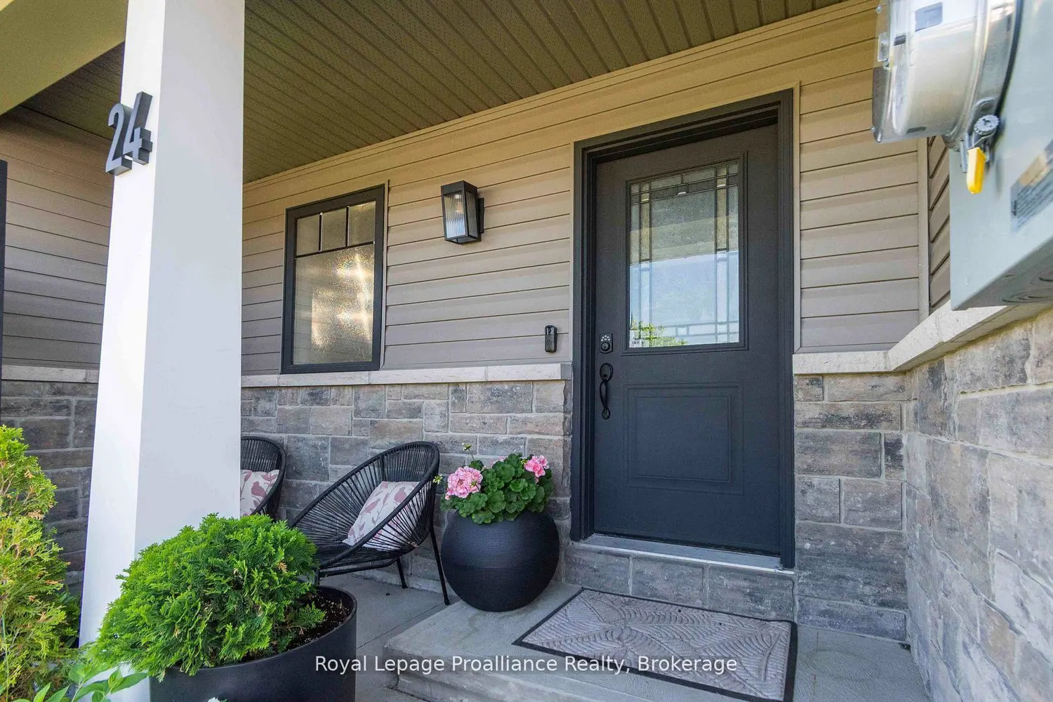 24 Buchanan Avenue photo 2