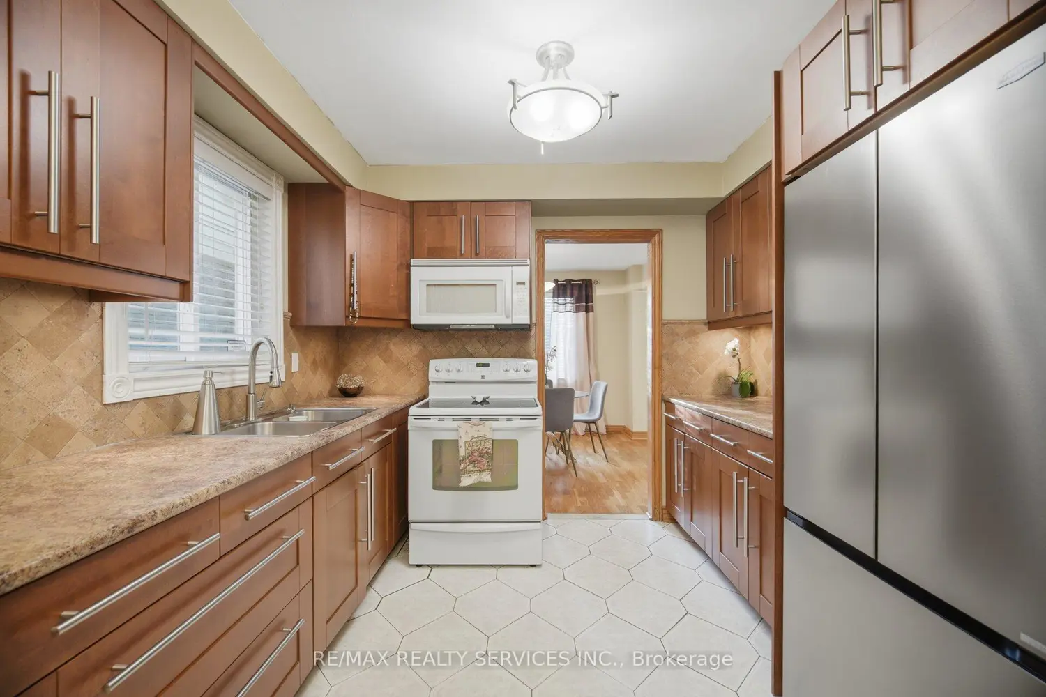 172 Morton Way photo 2
