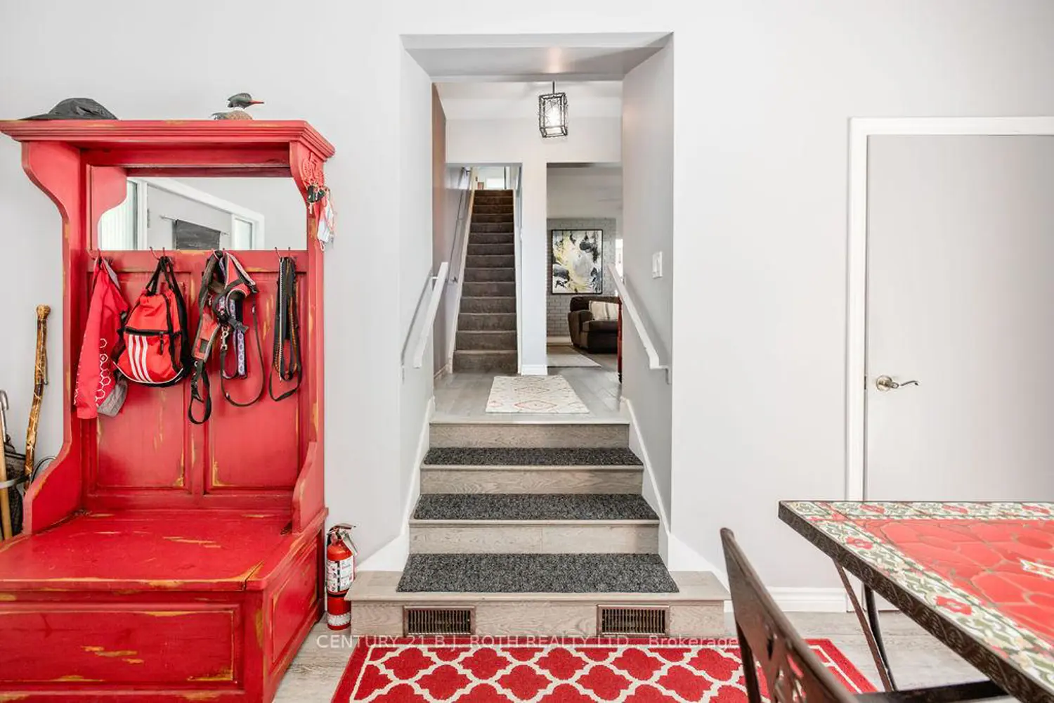 31 Robern Avenue photo 2
