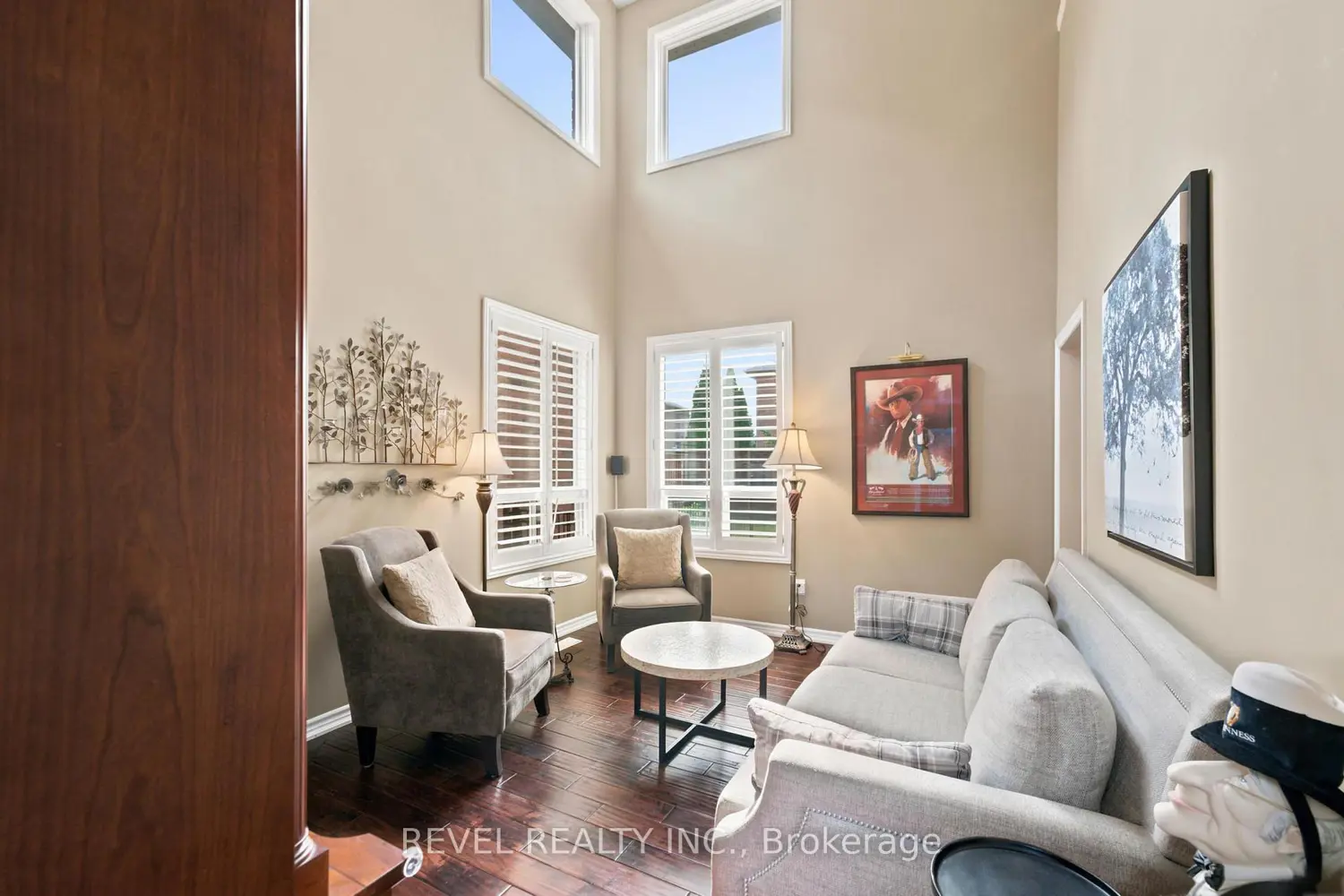 207 Valridge Drive photo 2