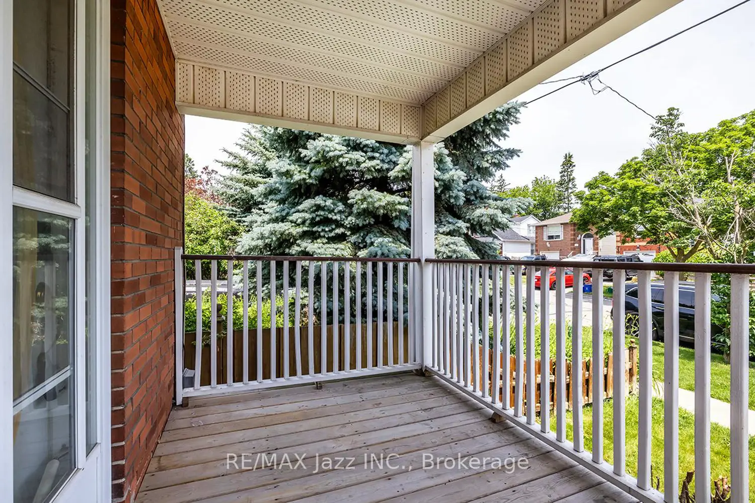 100 Montrave Avenue photo 3