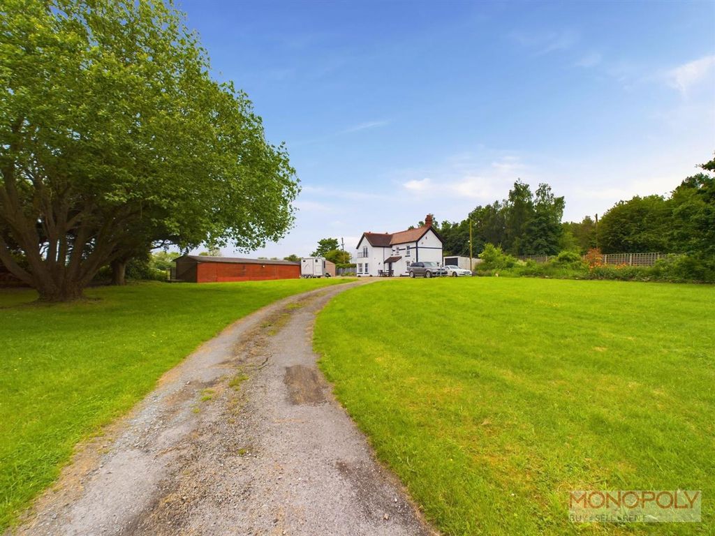 3 bed detached house for saleHafod, Ruabon LL14