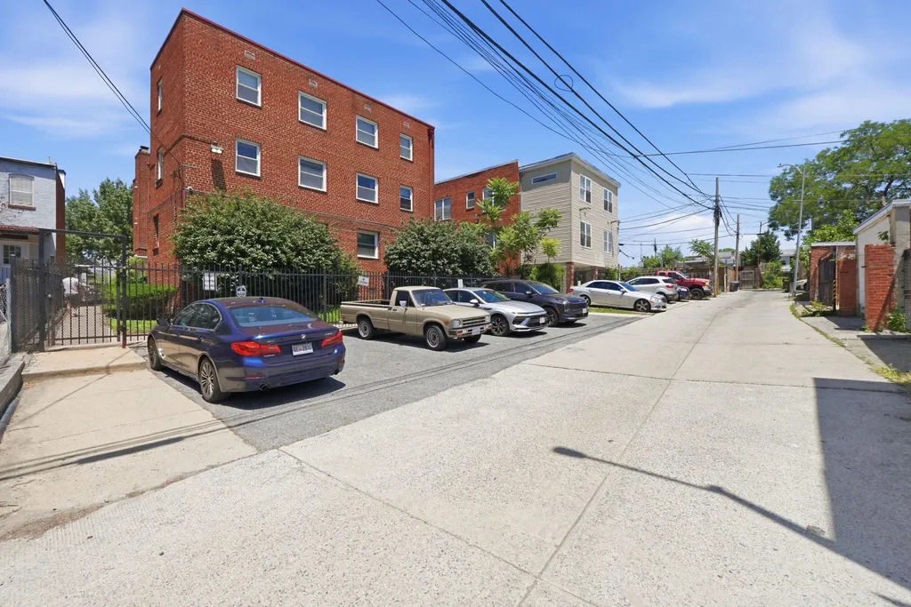 526 Kenyon Street NW Unit 204, Washington, DC 20010