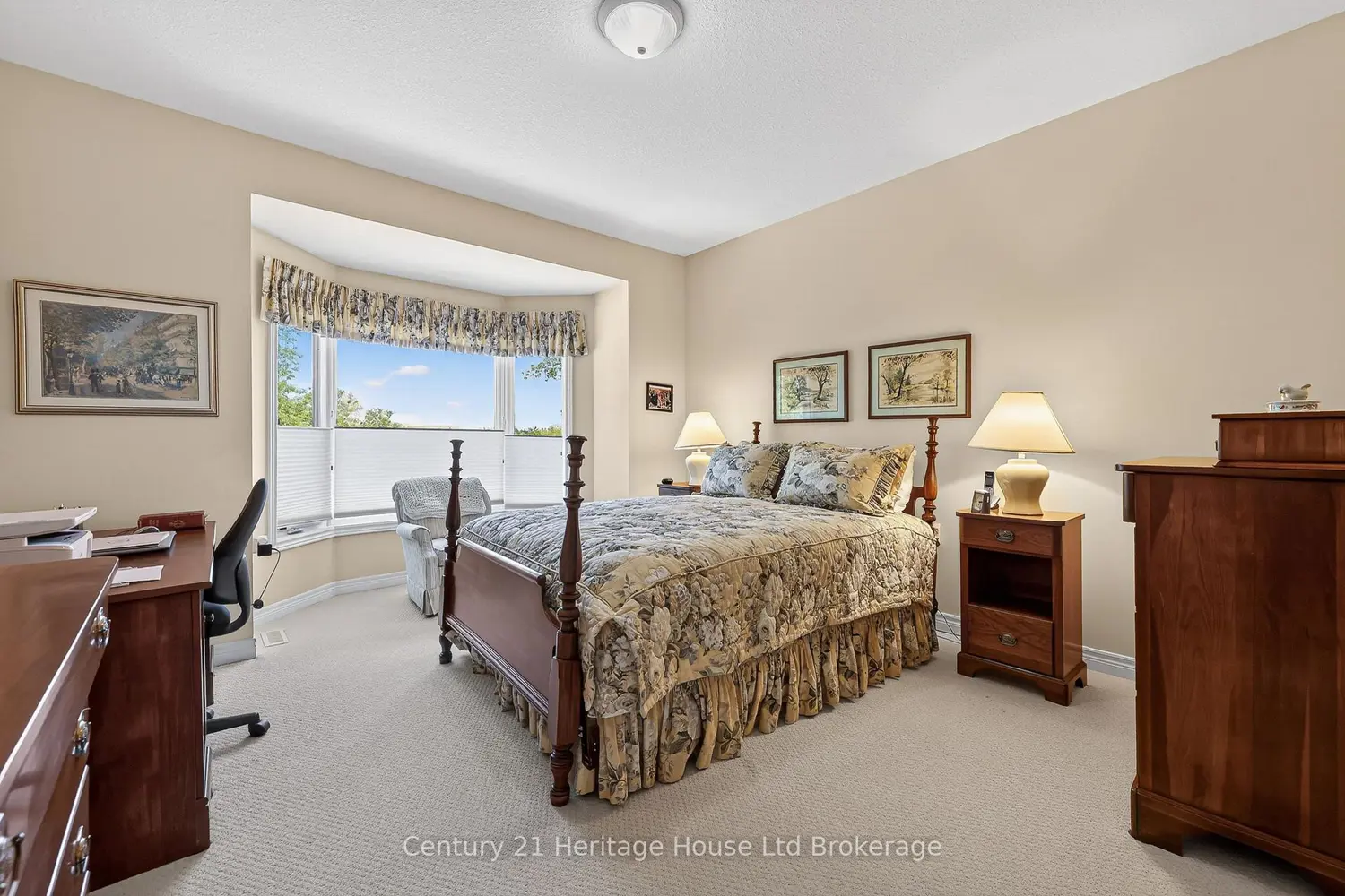 500 Lakeview Drive 16 photo 2