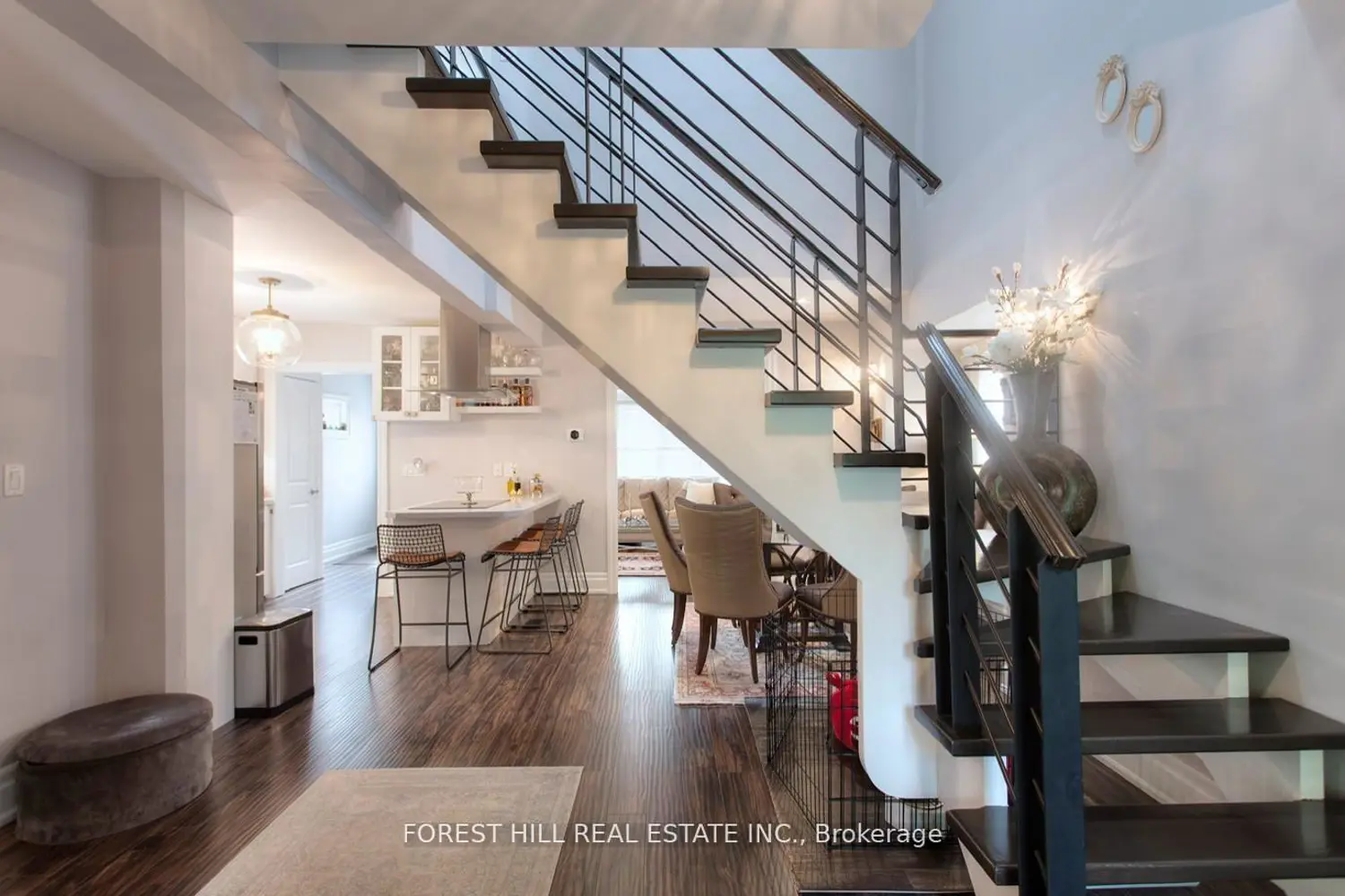 136 Hollywood Avenue photo 4