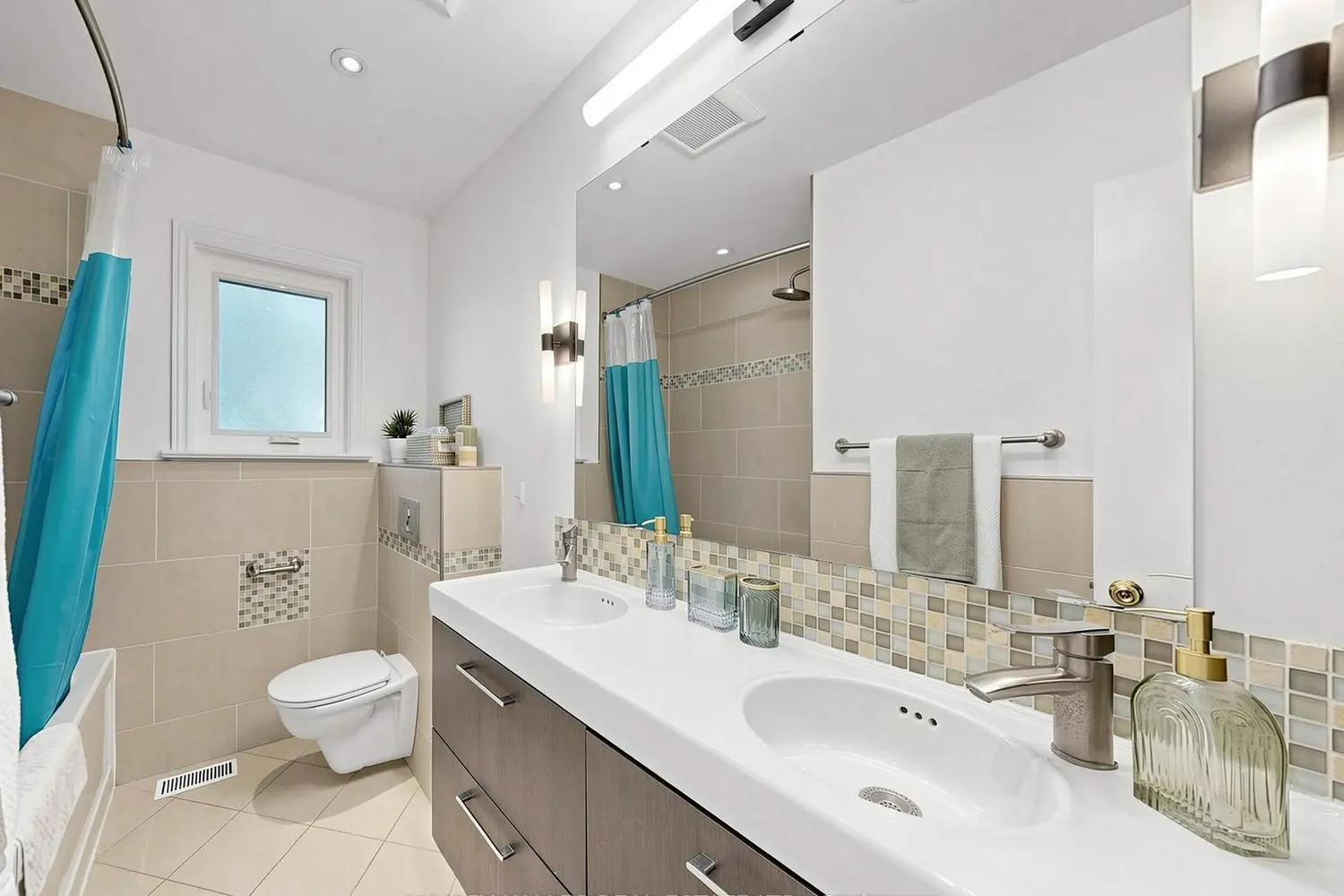 87 Combe Avenue photo 5