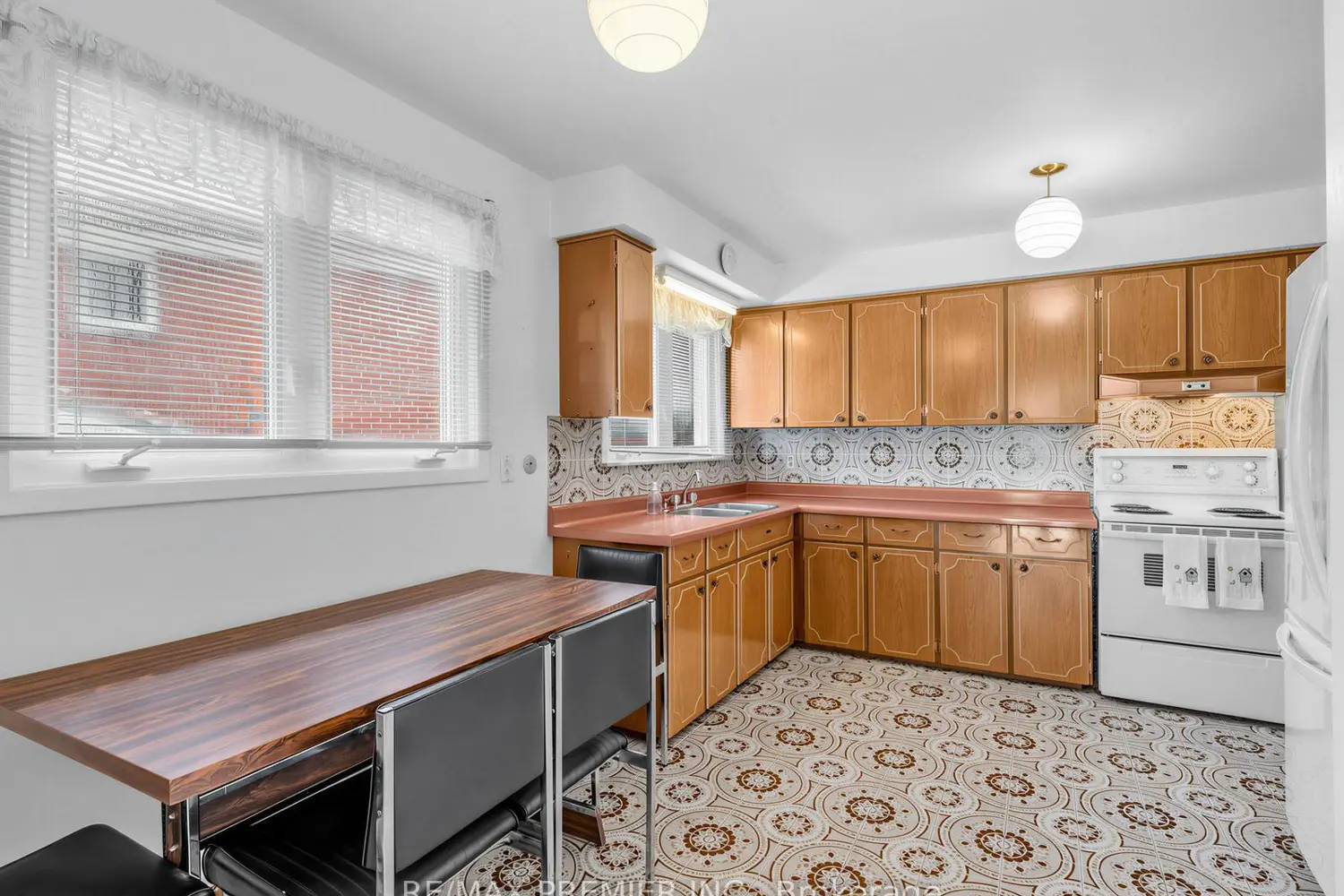 12 Goldcrest Boulevard photo 5
