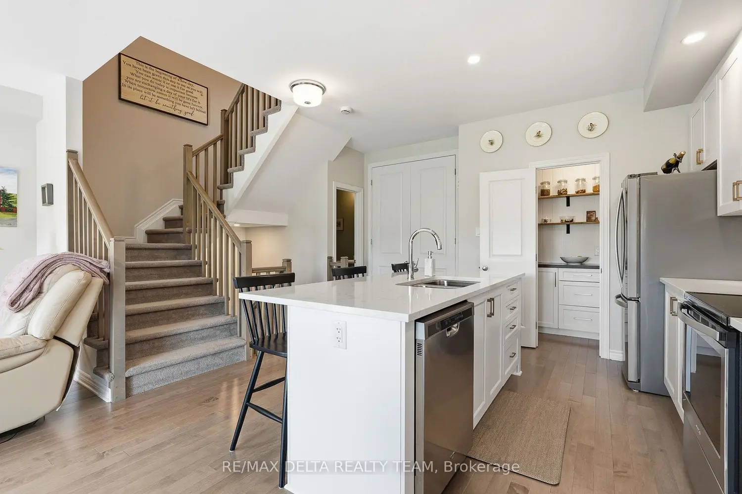 782 Cap Diamant Way photo 5