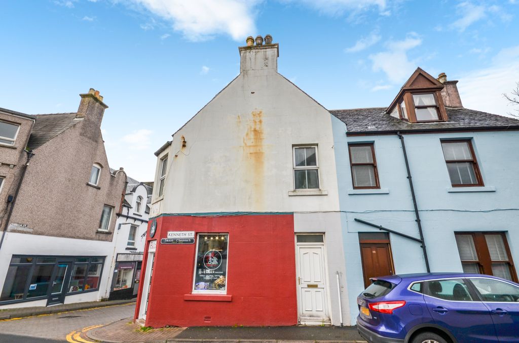 2 bed flat for saleKenneth Street, Stornoway HS1