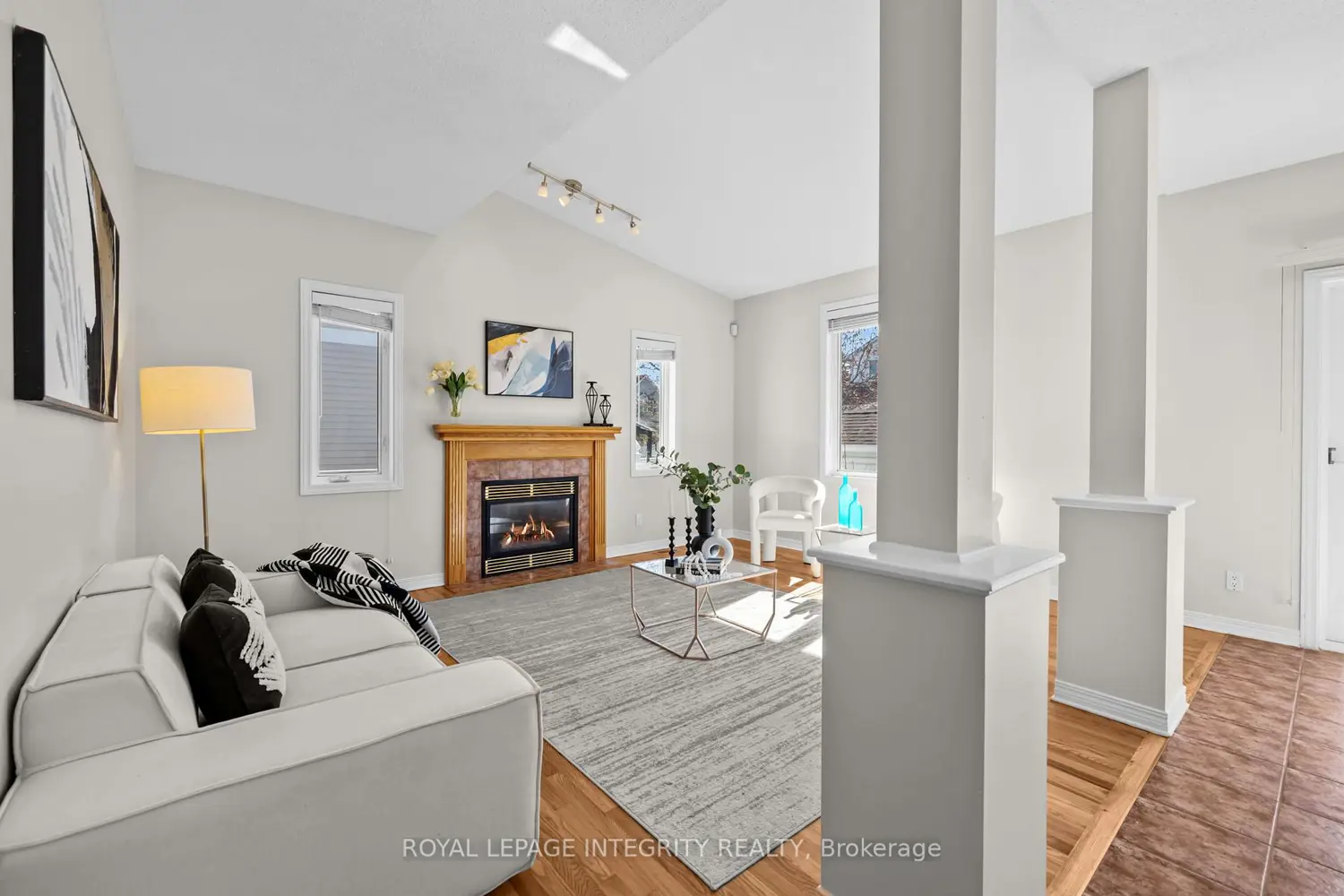 4 Tamarack Place photo 5