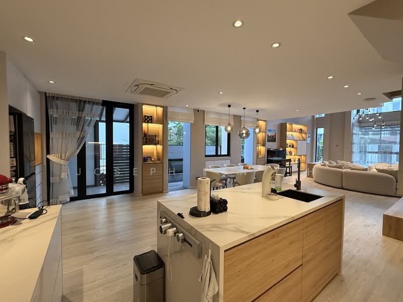 Eastwood Terrace photo 5