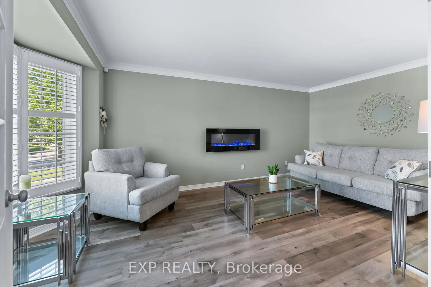 57 Goodman Crescent photo 4