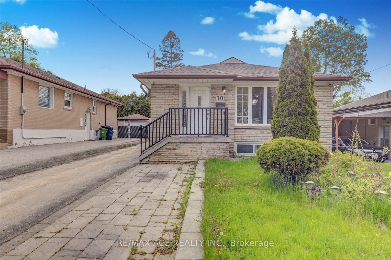 10 Blakemanor Boulevard, Toronto, ON, M1J 2W4