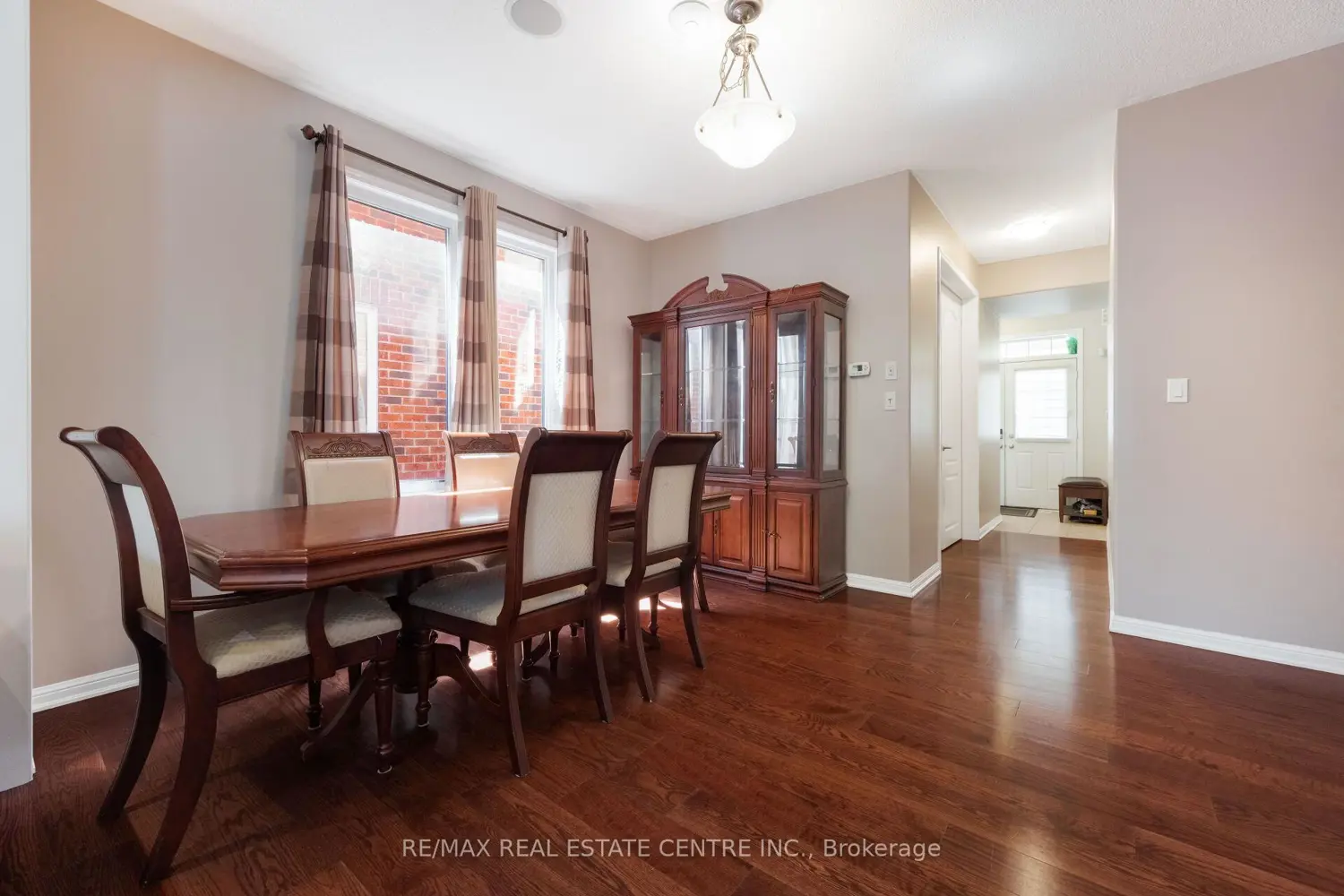 58 Seafair Crescent photo 4