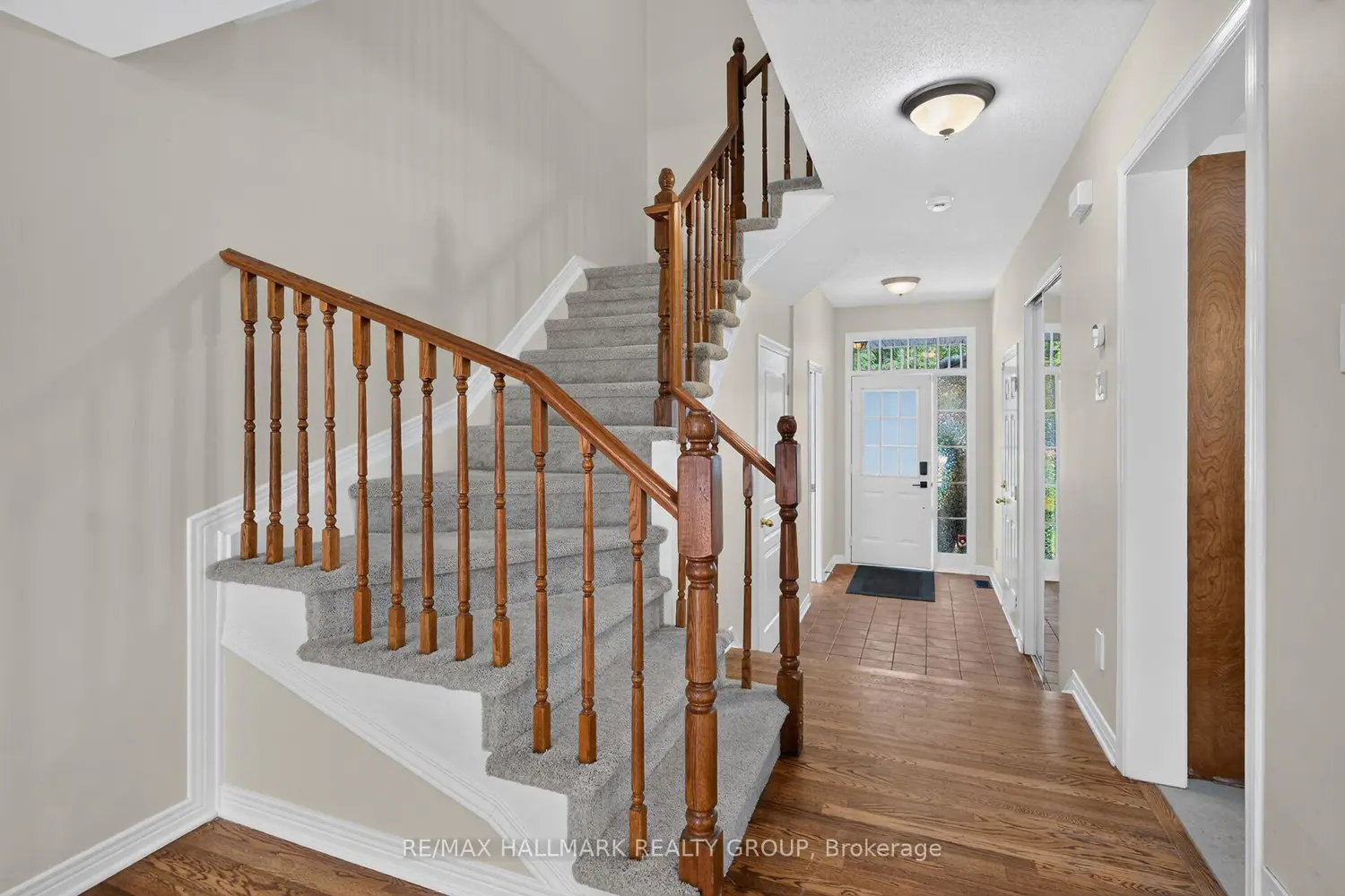 24 Gray Crescent photo 4