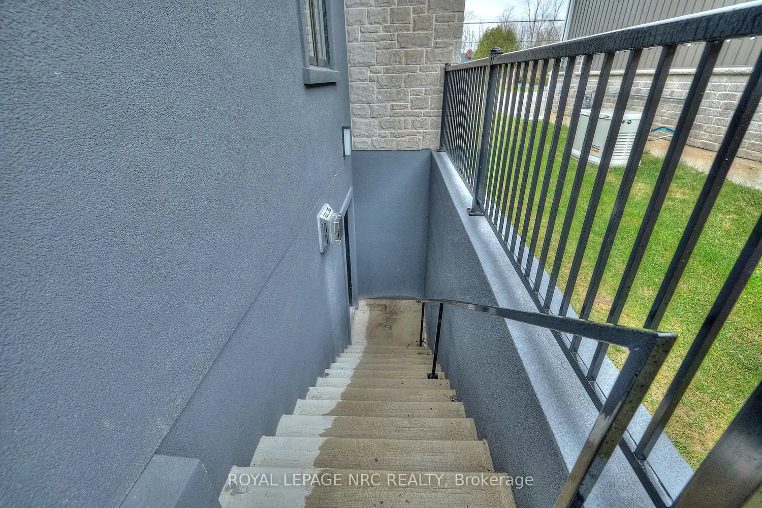 1174 Spears Road photo 5