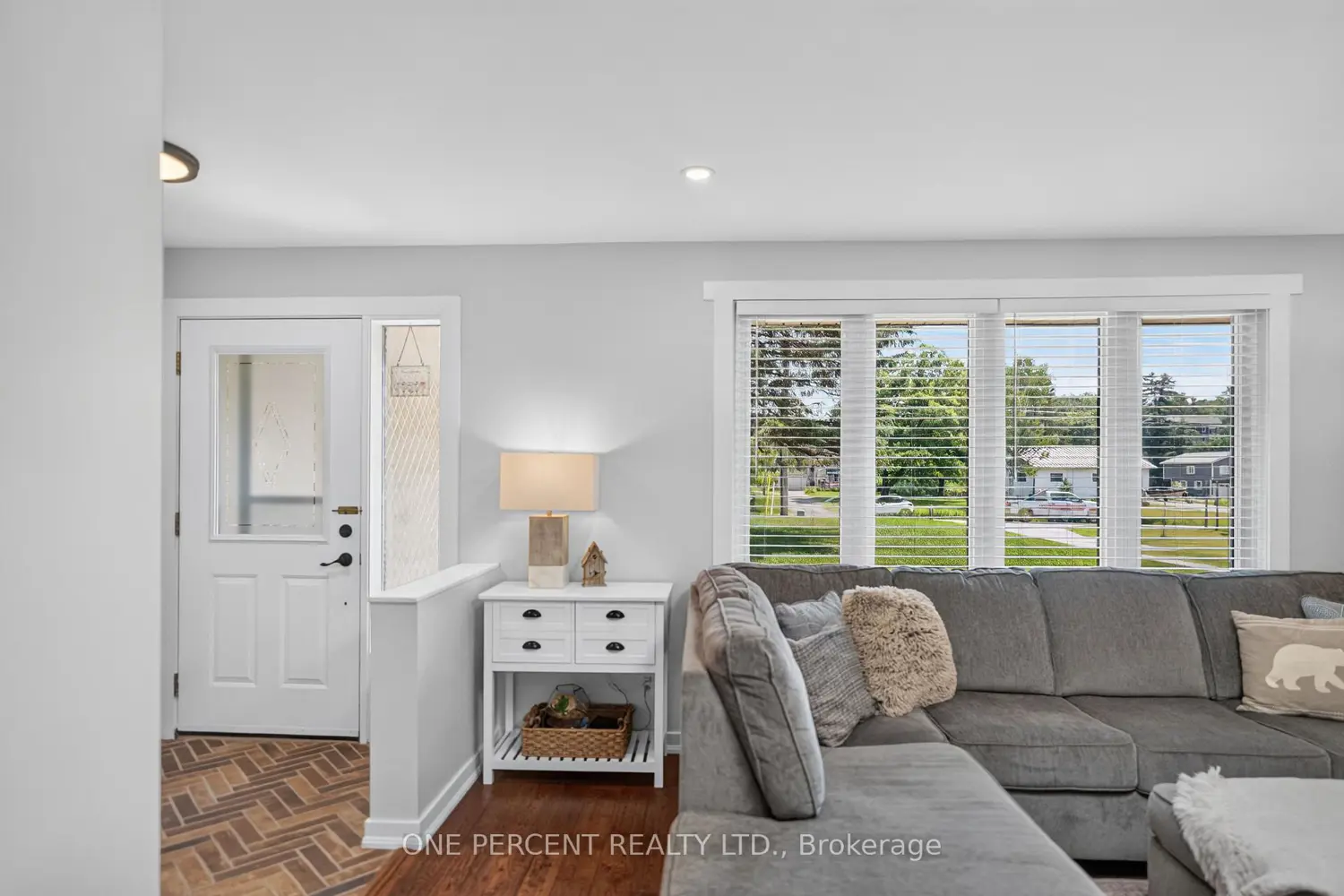 412 Manitoba Street photo 2