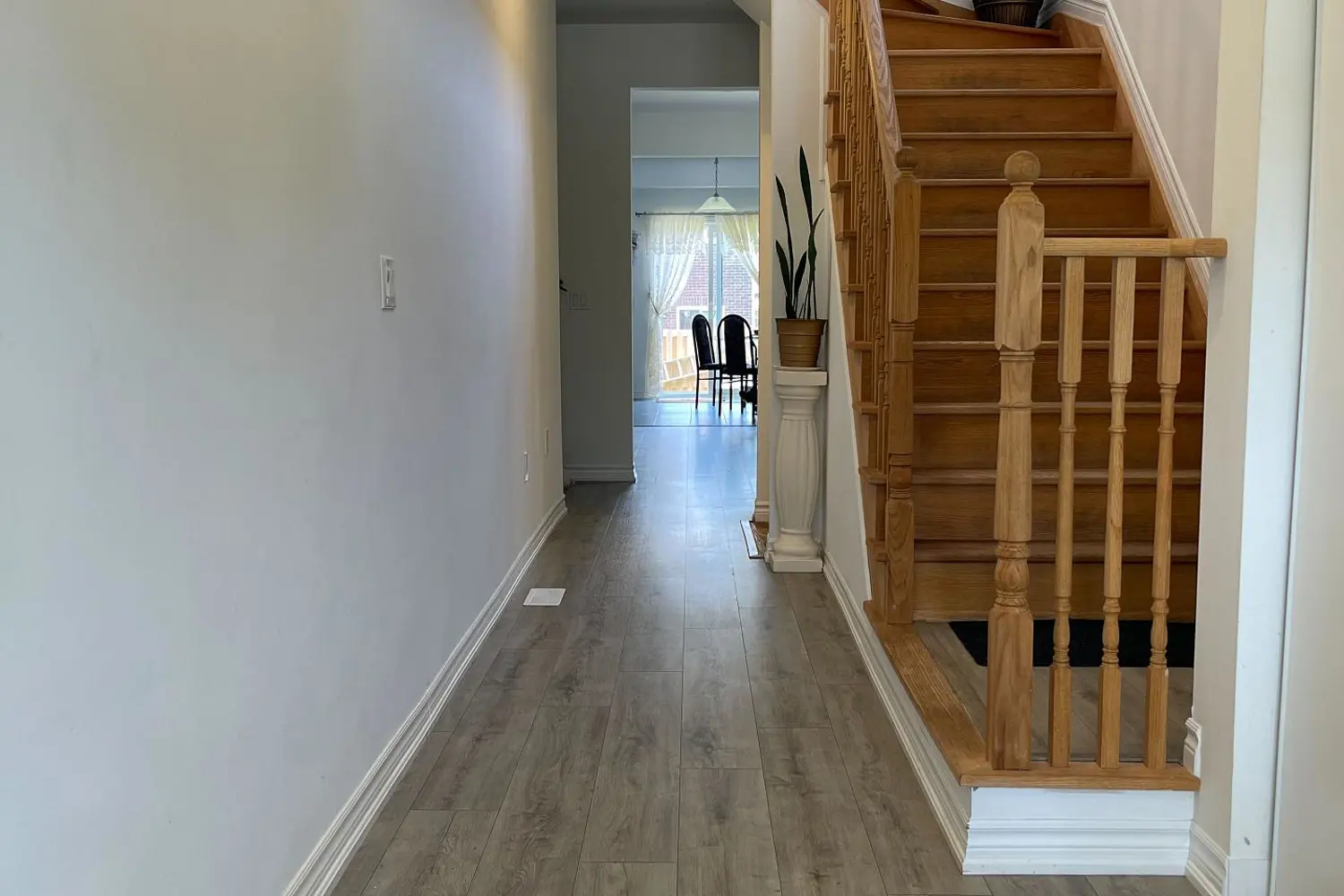230 Ridley Crescent photo 2