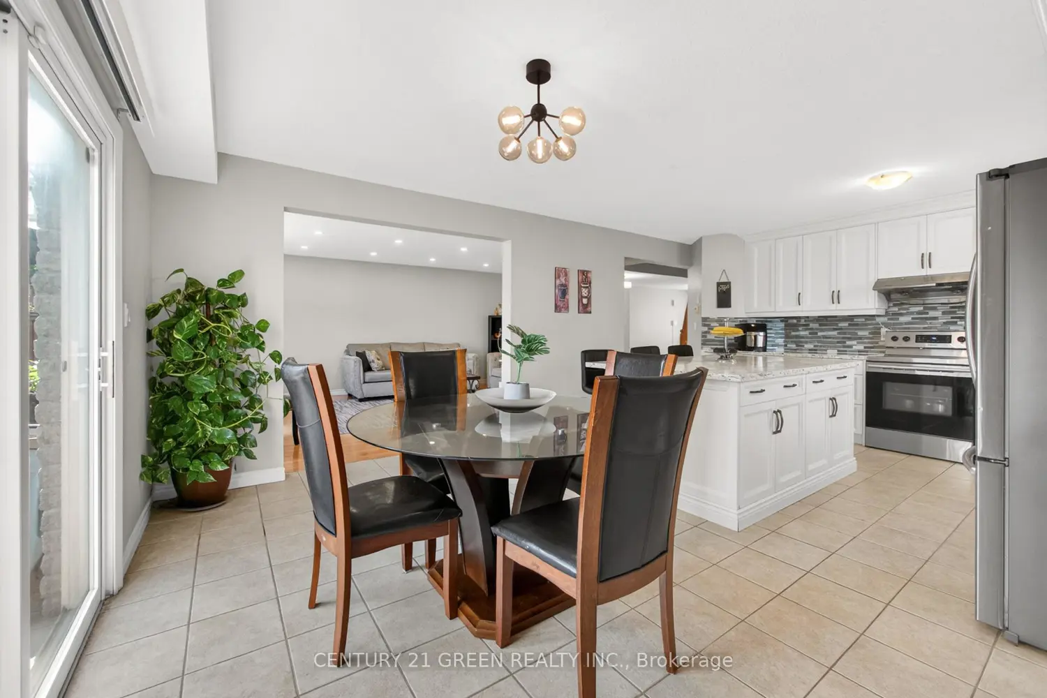 21 Hawkswood Drive photo 2