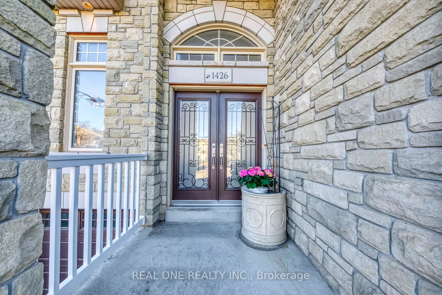 1426 Redwing Court