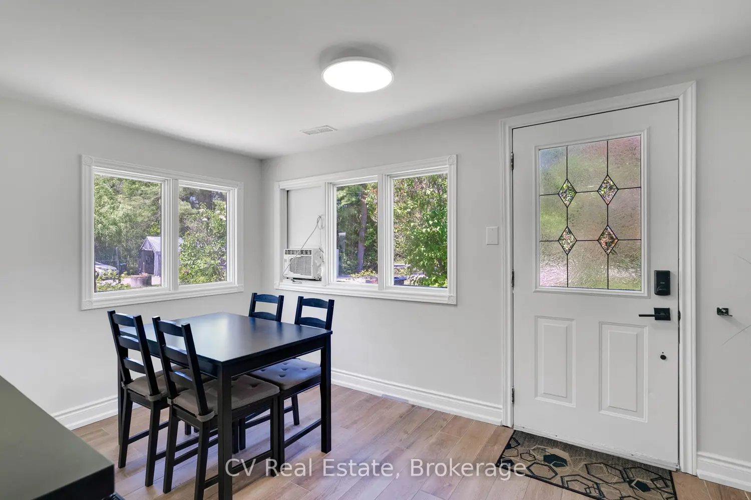 637 Pinegrove Avenue photo 3