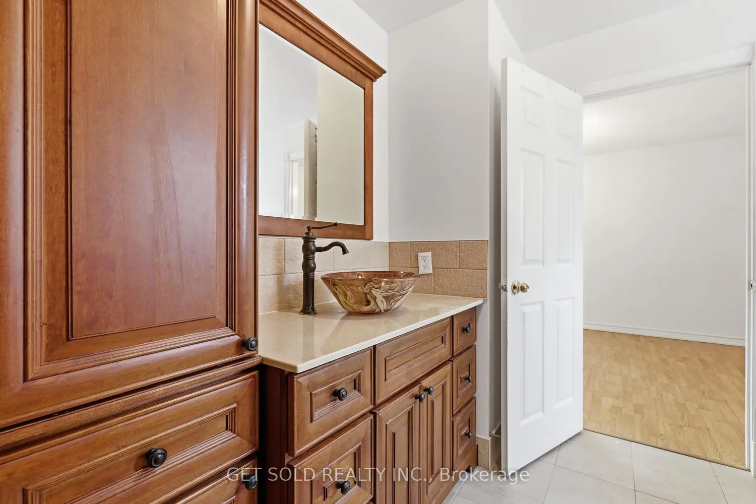 28 Hawkins Drive photo 4